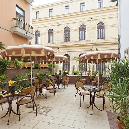 Del Golfo מלון נאפולי